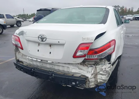 2011 Toyota Camry z USA, uszkodzony, nr VIN 4T1BF3EK8BU712380